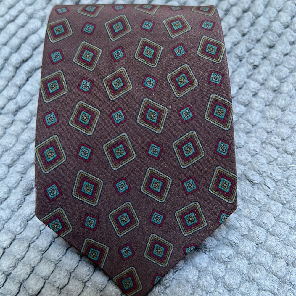 Vintage Oscar de la Renta 100% silk, 59”